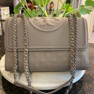 🌿quick sale🌿 NWT Tory Burch Fleming Matte Convertible Shoulder Bag